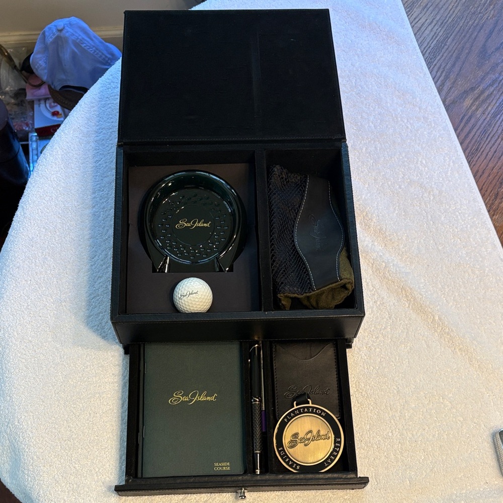 Vintage Sea Island Georgia Golf Caddy Case